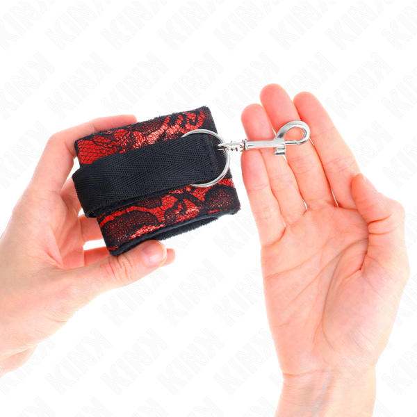 KINK - SHORT VELVET LACE WRIST RESTRAINTS AND NYLON BIND RED / BLACK 23 X 6.5 CM - Image 3